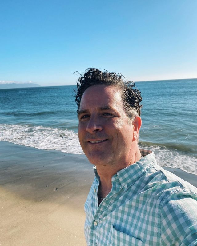 A perfect sunny afternoon at Cape Kiwanda.

 #pacificcity #capekiwanda #oregoncoast #pacificnorthwest #pacificcoast #pacificnorthwestisbest #pnw #thegreatpnw #pnwlife #pnwisbest #pacificnw #pnwwonderland #leftcoast #upperleft #upperleftusa #exploreoregon #andrewandcraig