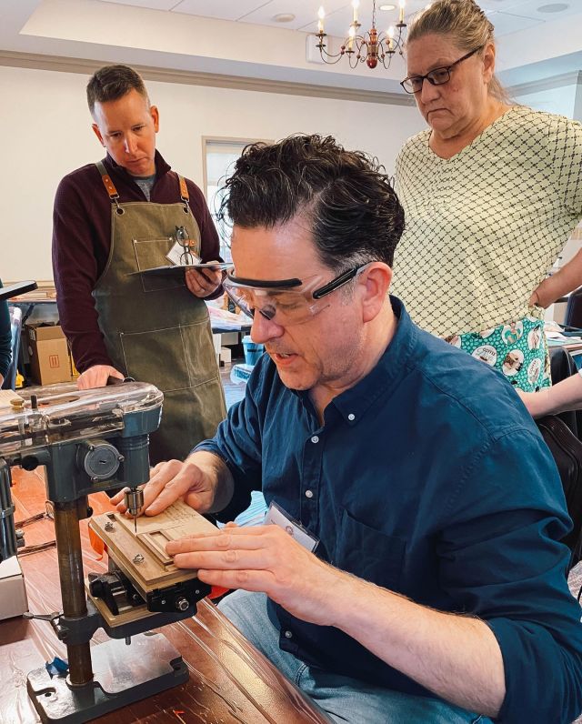 Doing a demo during my class for the IGMA Williamsburg Study Program in late January. The miniature we made was a Virginia Low Cupboard (circa 1680 – 1710) based on a piece from the Colonial Williamsburg Museum collection.

#craiglabenzminiatures

📷 by Gwen Griffith